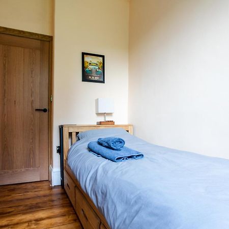 Holmfield House Villa Clayton West Екстериор снимка