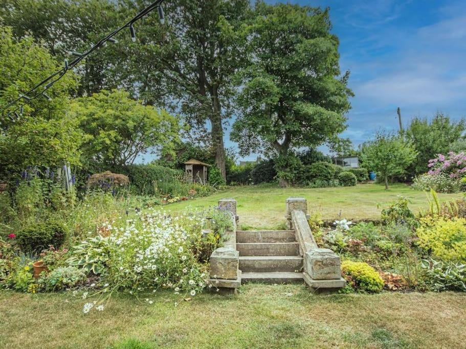 Holmfield House Villa Clayton West Екстериор снимка